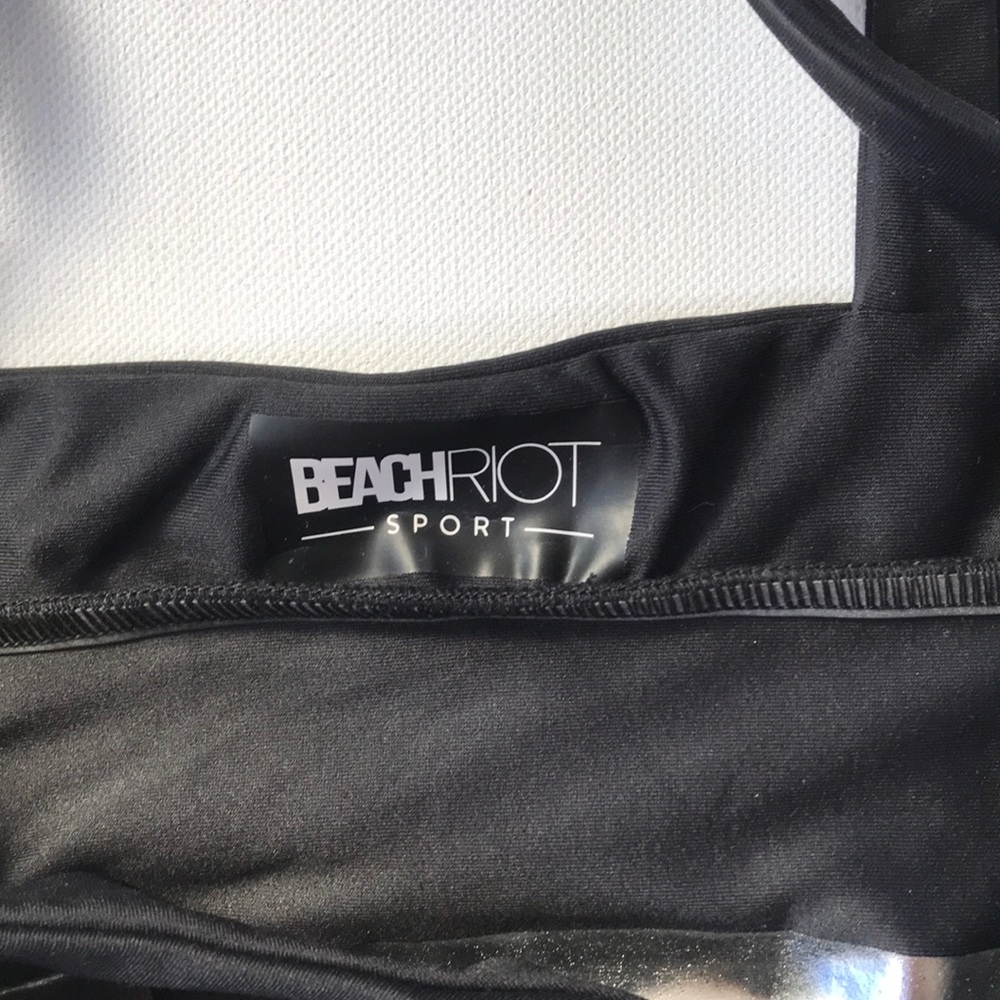 ❤️... Beach Riot Leah Top - Picture 3 of 4